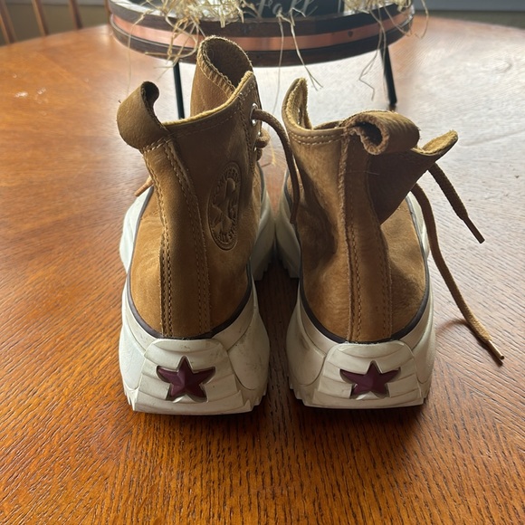 Converse - Picture 2 of 3